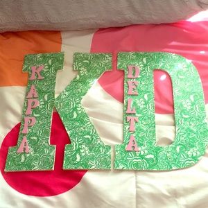 Kappa Delta letters.